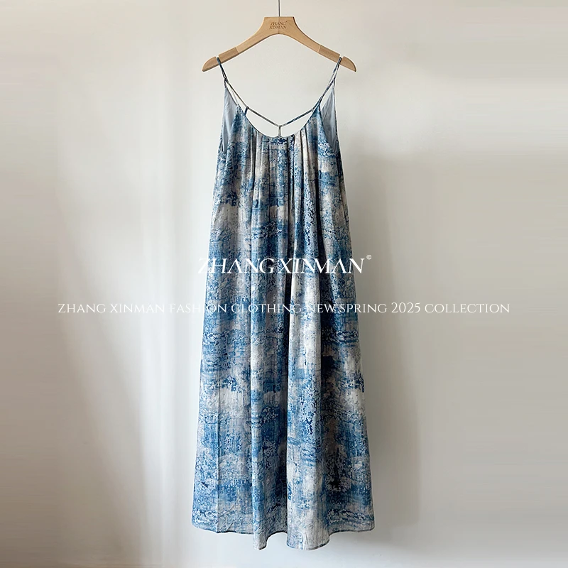 Zxm-【云霄】苎麻天丝混纺丨蓝碎花晕染夏季宽松女吊带连衣裙043859