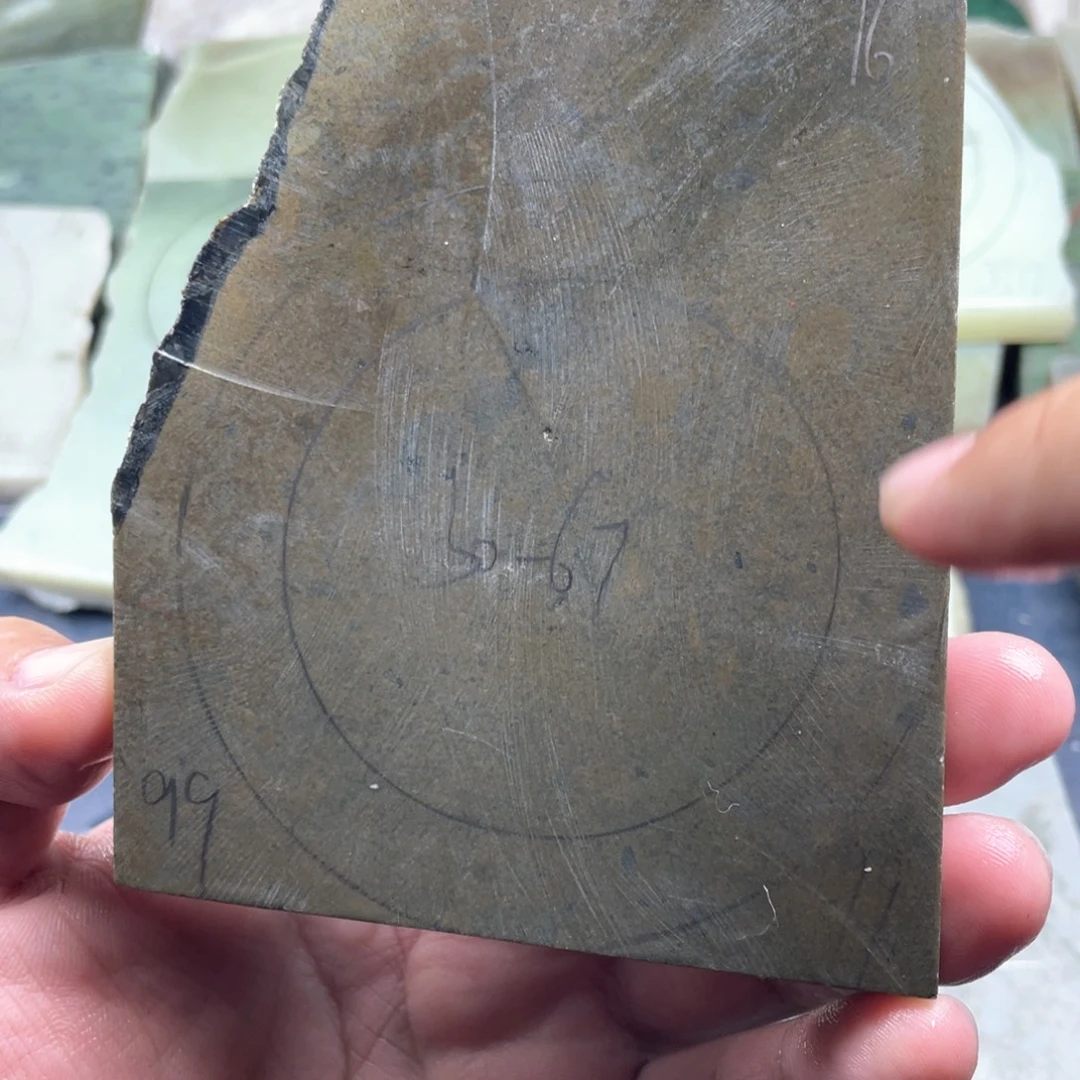 牡***丹未镶嵌手镯和田玉