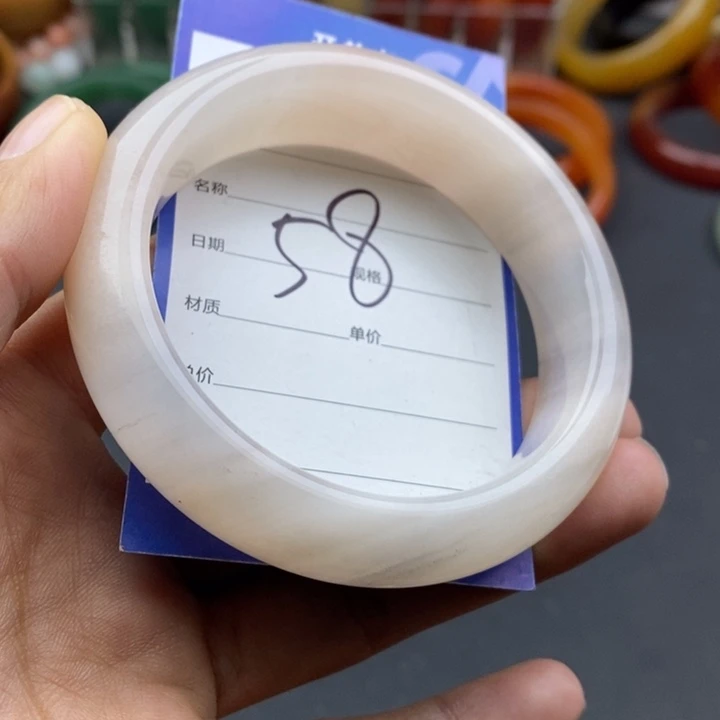 未镶嵌手镯石英质玉