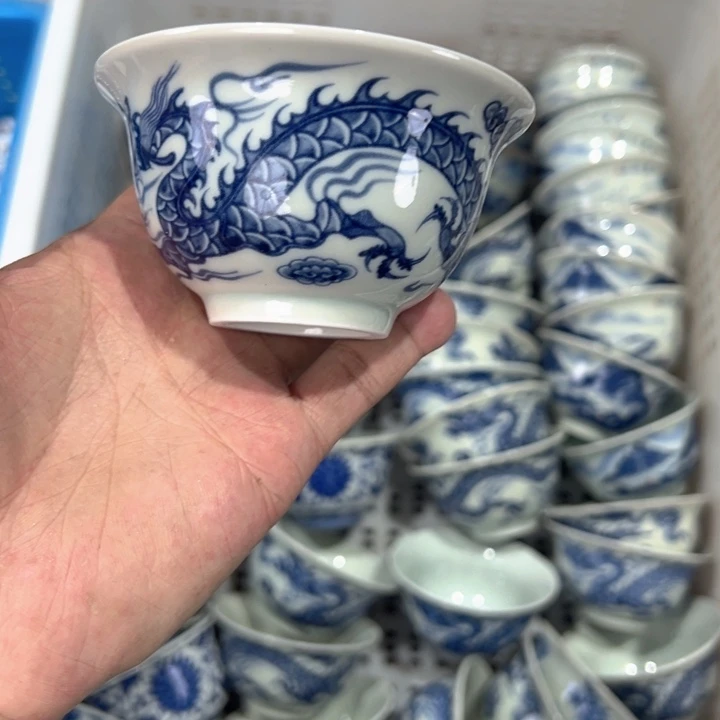 瓷片白青花铠甲龙压手杯全品