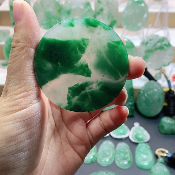 颈饰未镶嵌石英质玉丁*非洲翠