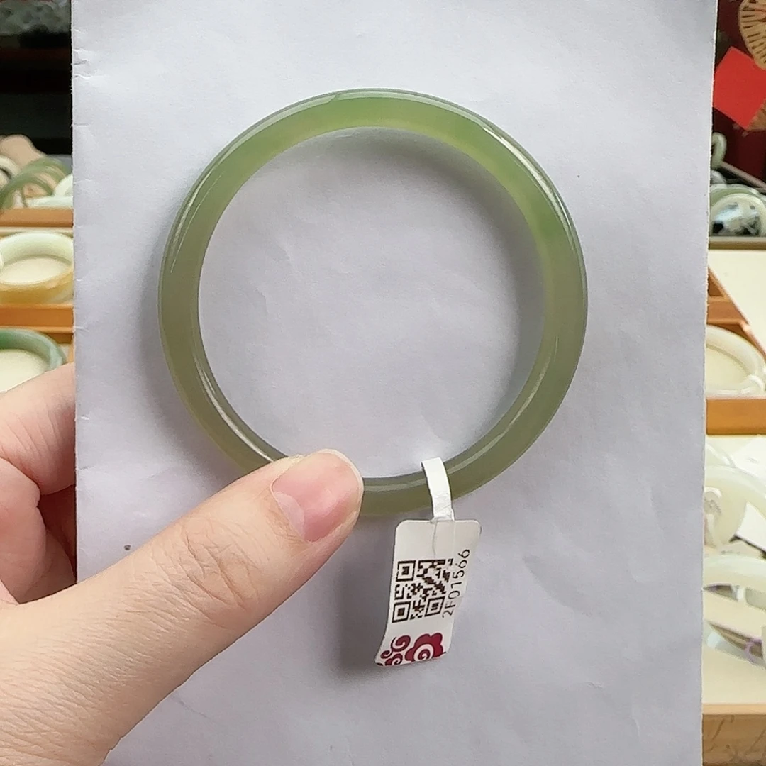 和田玉未镶嵌手镯56翠青美人 沧海遗珠