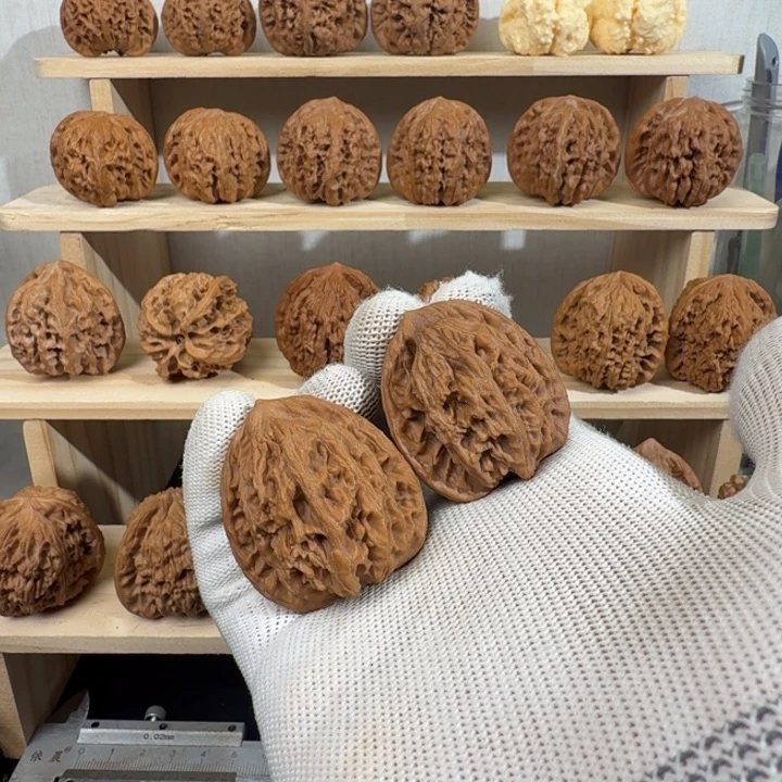 吊坠文玩核桃麦穗虎头