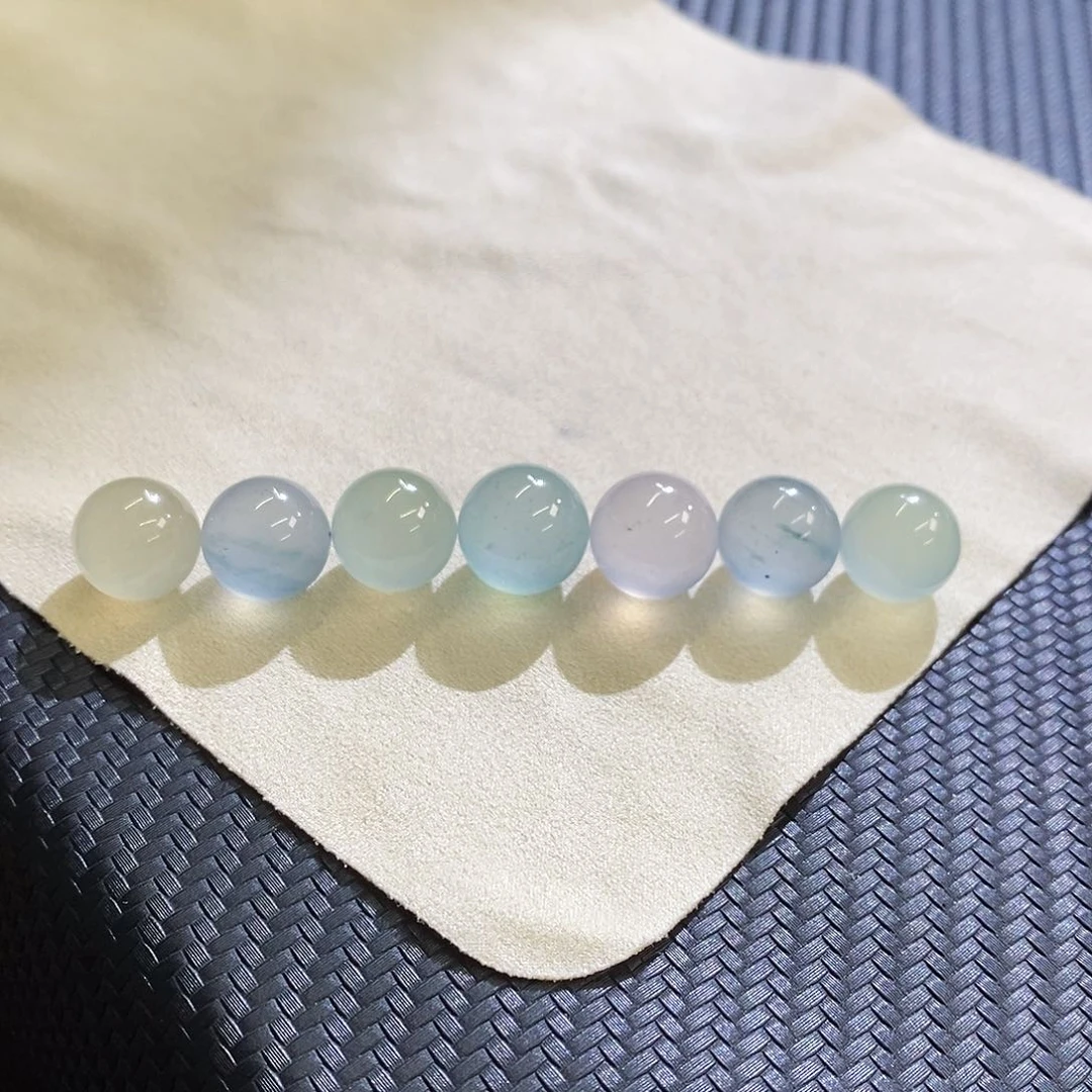 未镶嵌挂件翡翠一组玛卡龙