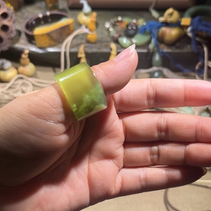 岫玉未镶嵌扳指杜*伊