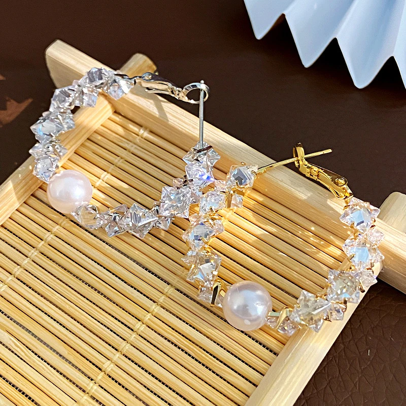 铜合金耳饰 新款欧美风精致几何锆石耳圈简约百搭耳饰法式耳环女