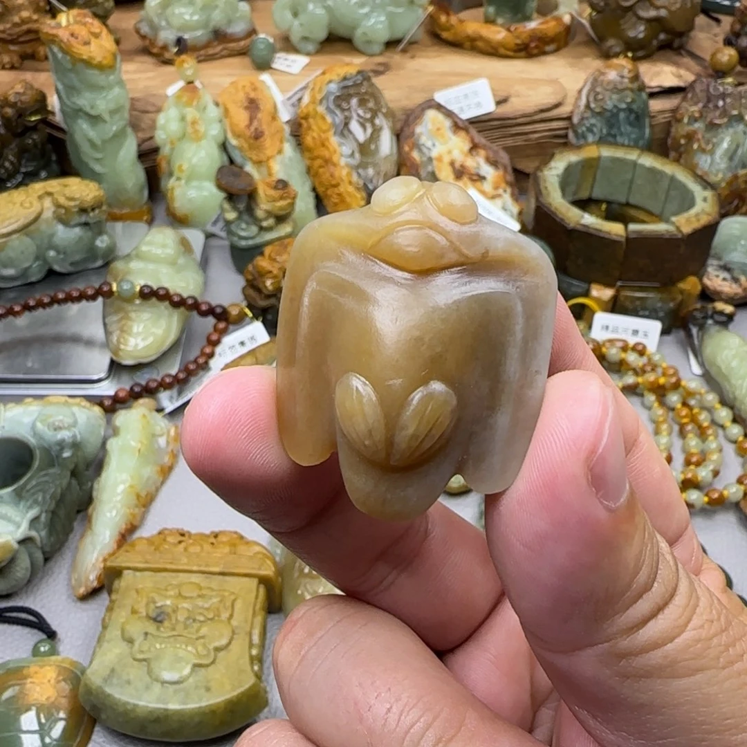 岫岩老玉（透闪石质玉）未镶嵌珠宝奇石