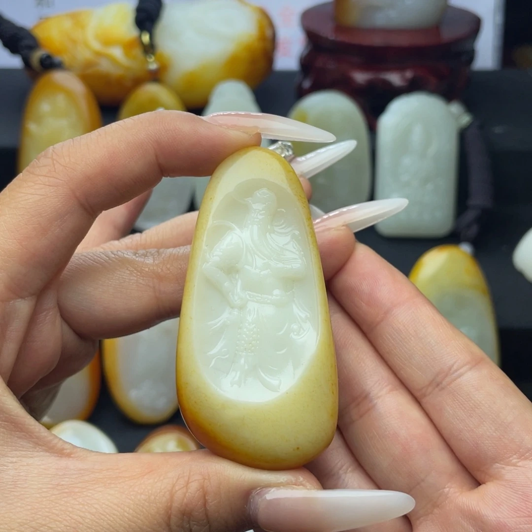 和田玉未镶嵌挂件