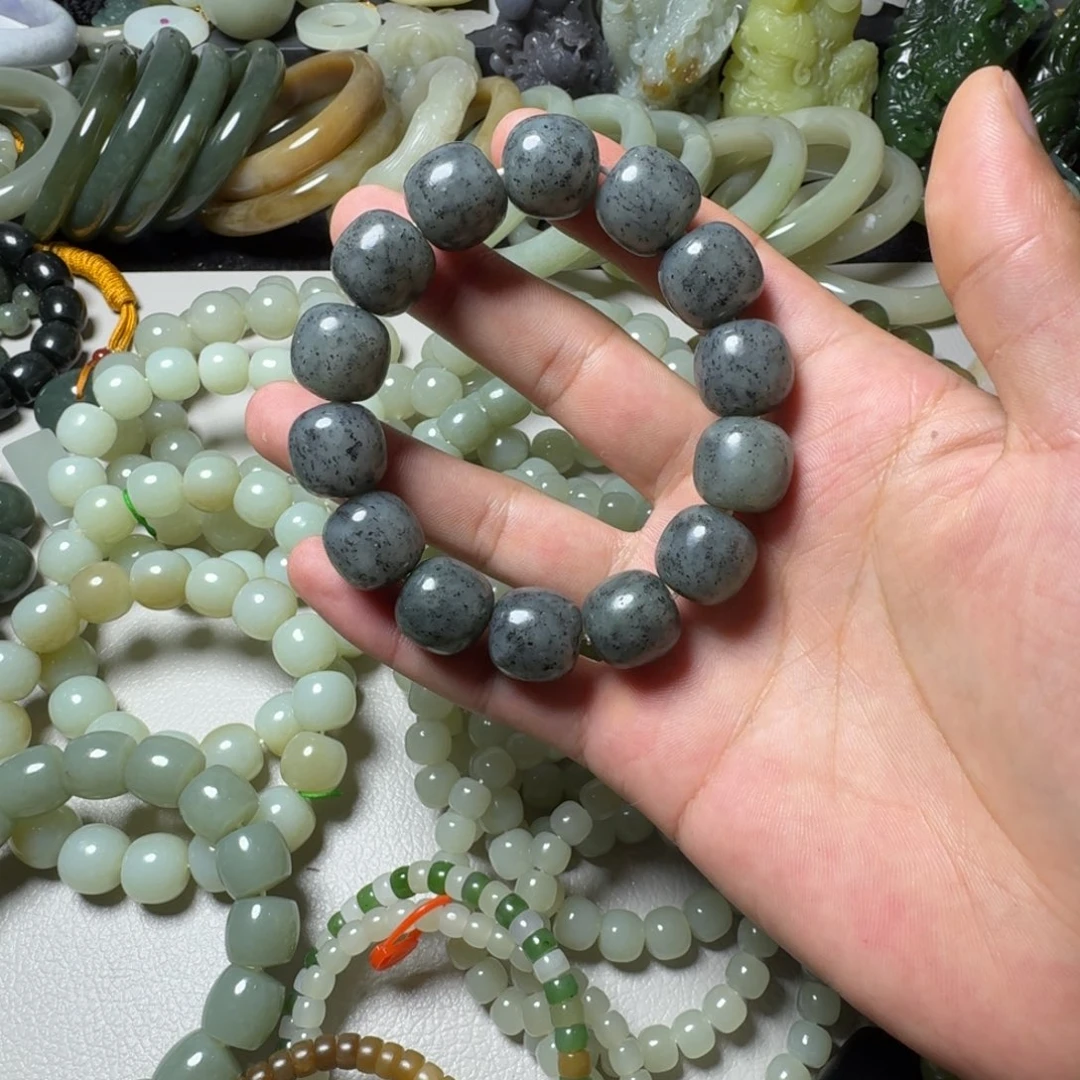 和田玉未镶嵌手串