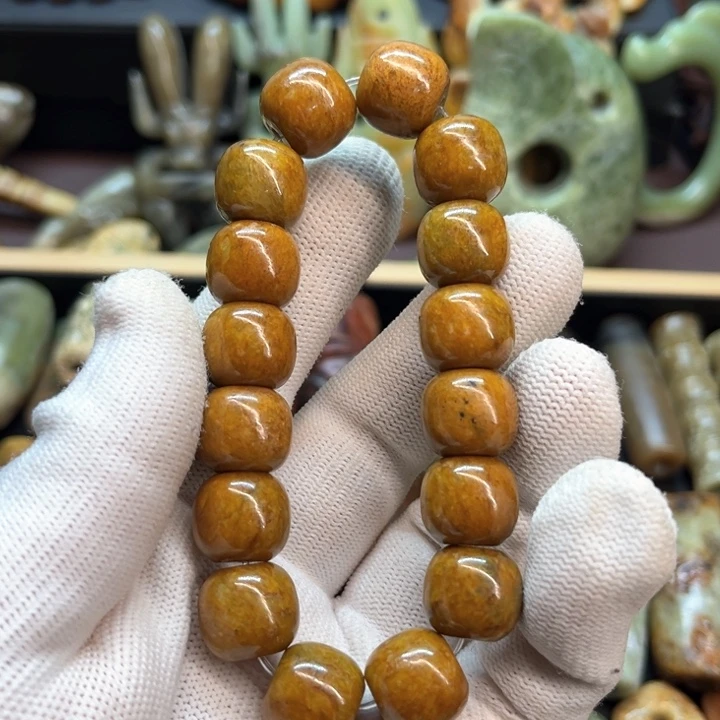 未镶嵌岫岩河磨玉（透闪石质玉）挂件