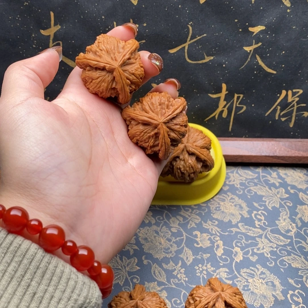 吊坠文玩核桃?白狮子