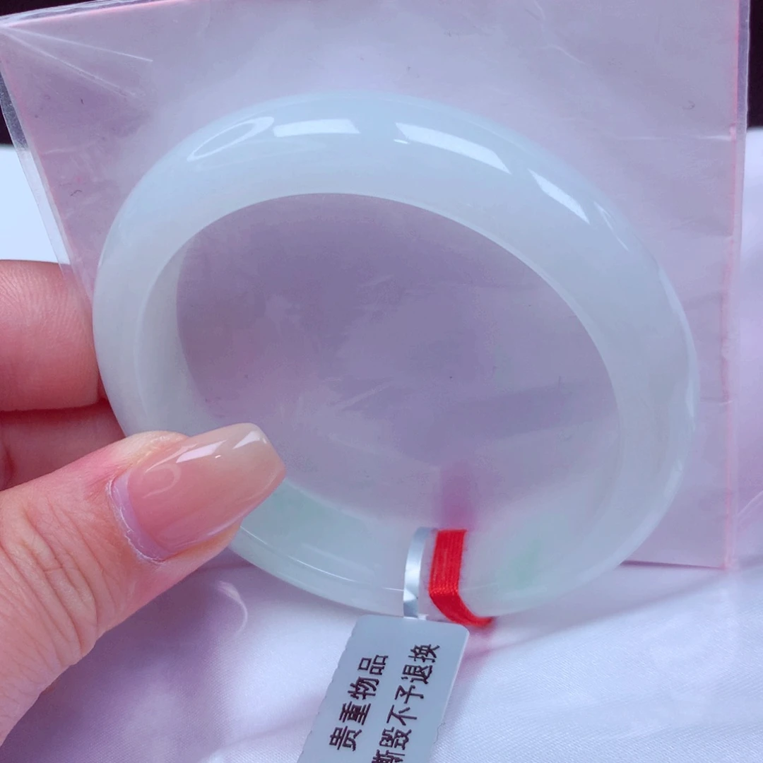 翡翠手镯未镶嵌手镯