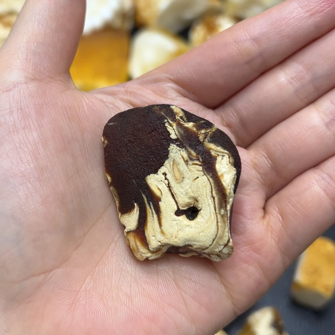 定制琥珀未镶嵌蜜蜡