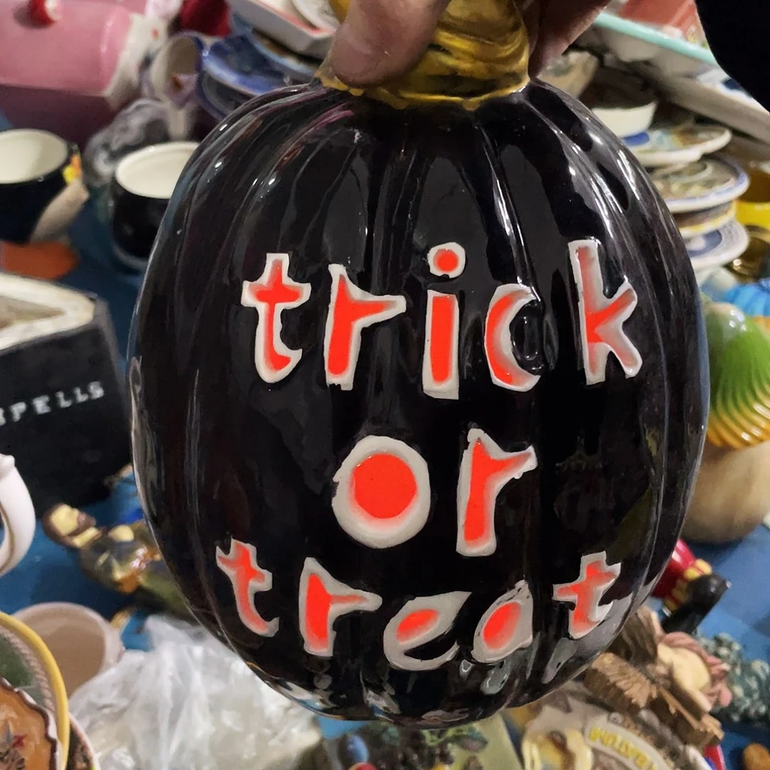 摆件   封釉。   微瑕。