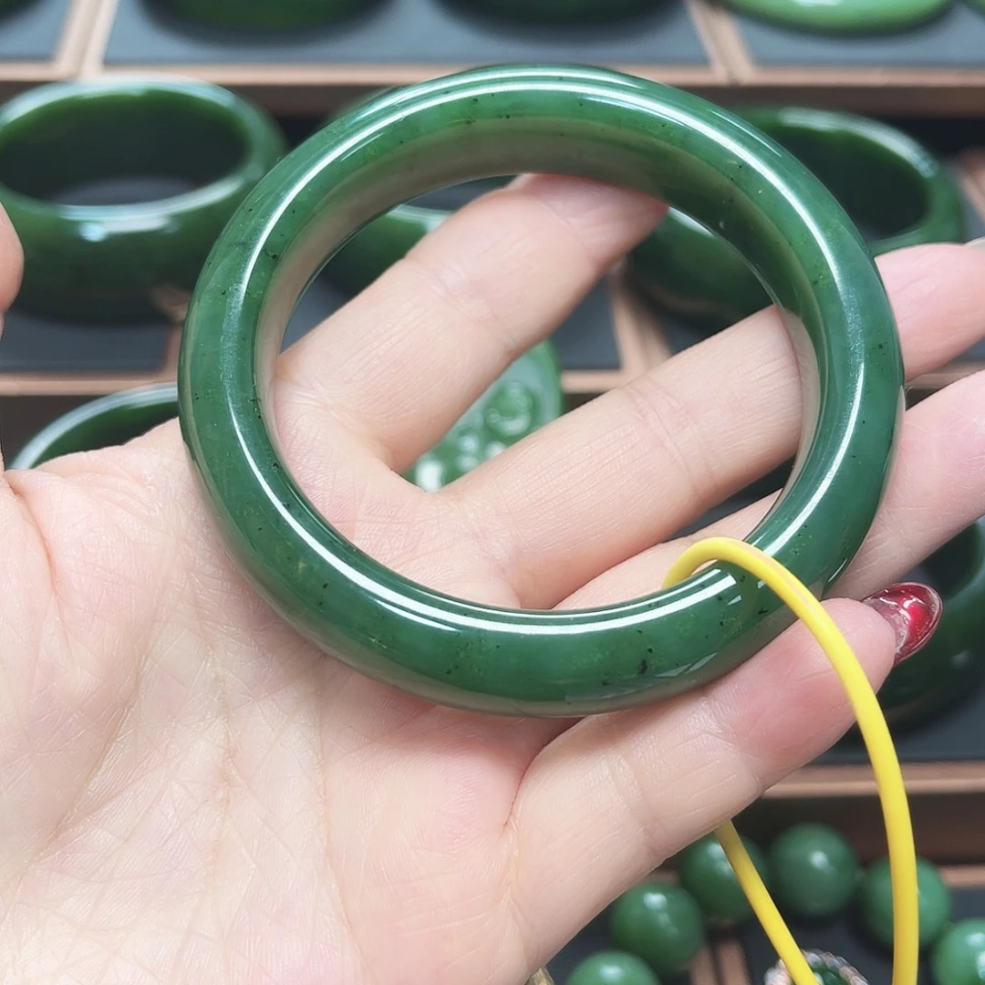 和田玉（糖玉）未镶嵌手镯