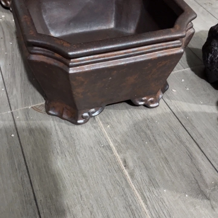 明***～紫砂花盆宜兴紫砂工艺厂。