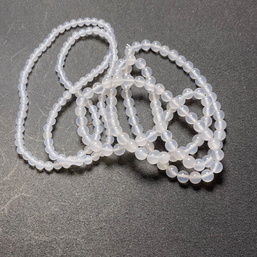 颈饰未镶嵌石英质玉