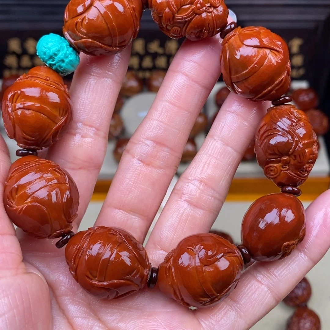 橄榄核吊坠八宝财神