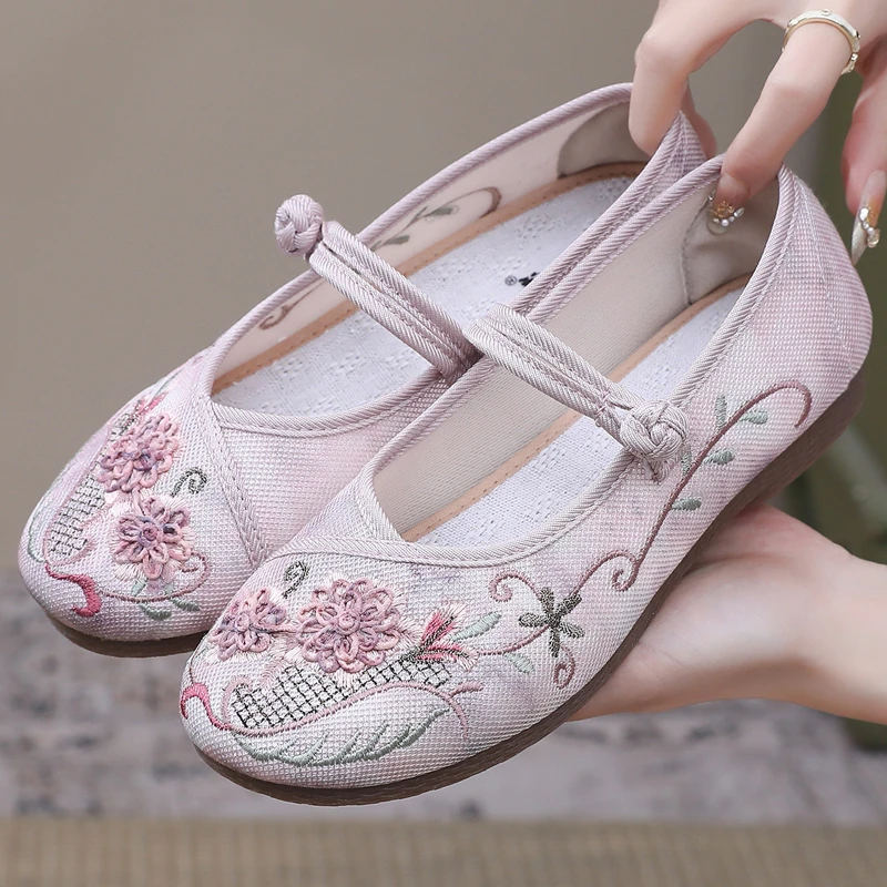 春夏老北京布鞋女鞋民族风绣花鞋中国风单鞋古装仙女汉服鞋妈妈鞋