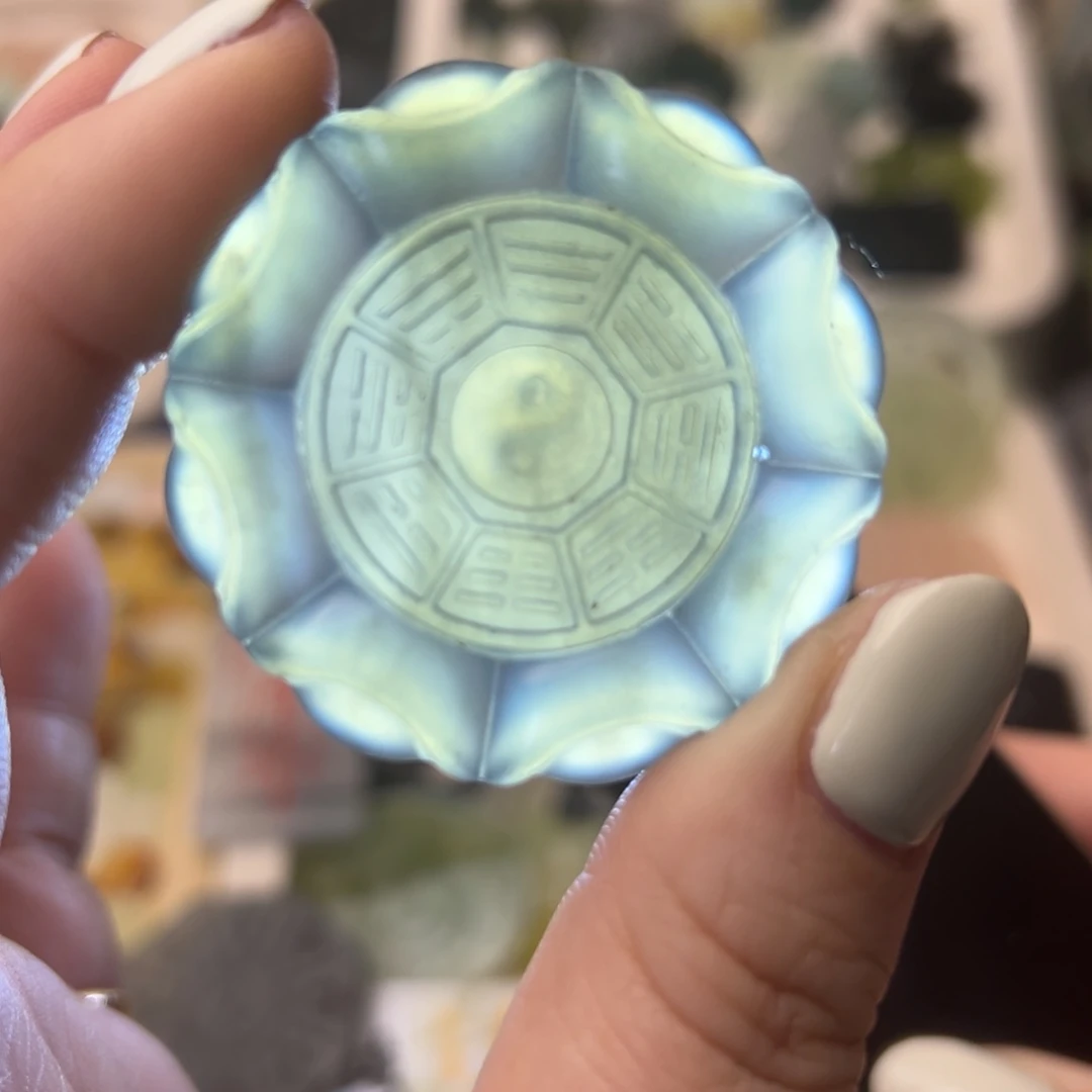 蛇纹石玉颈饰合金
