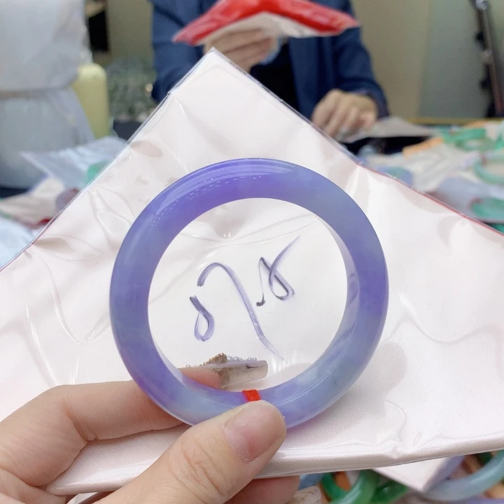 翡翠手镯未镶嵌C**e翡翠手镯