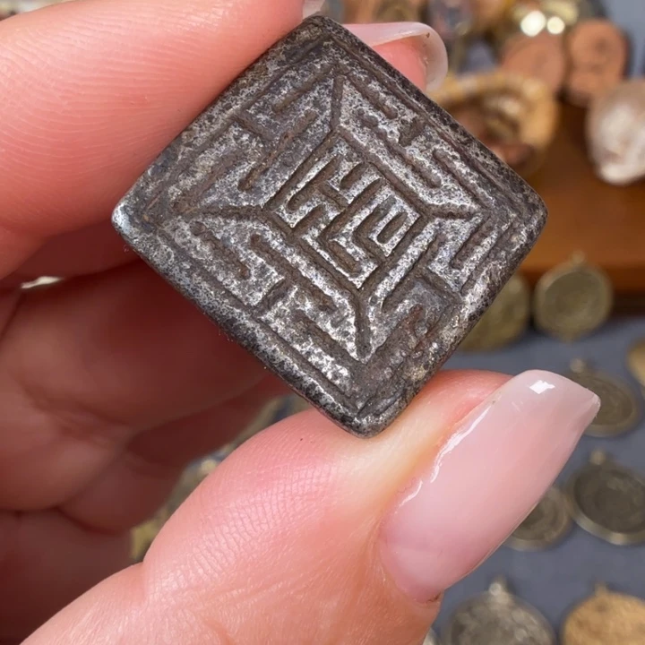金属材质配件一个