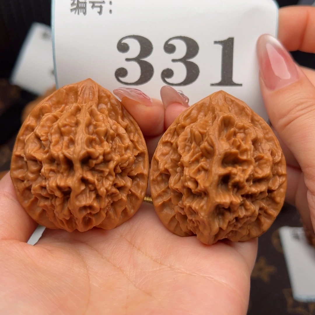 文玩核桃把件4.3帝王331
