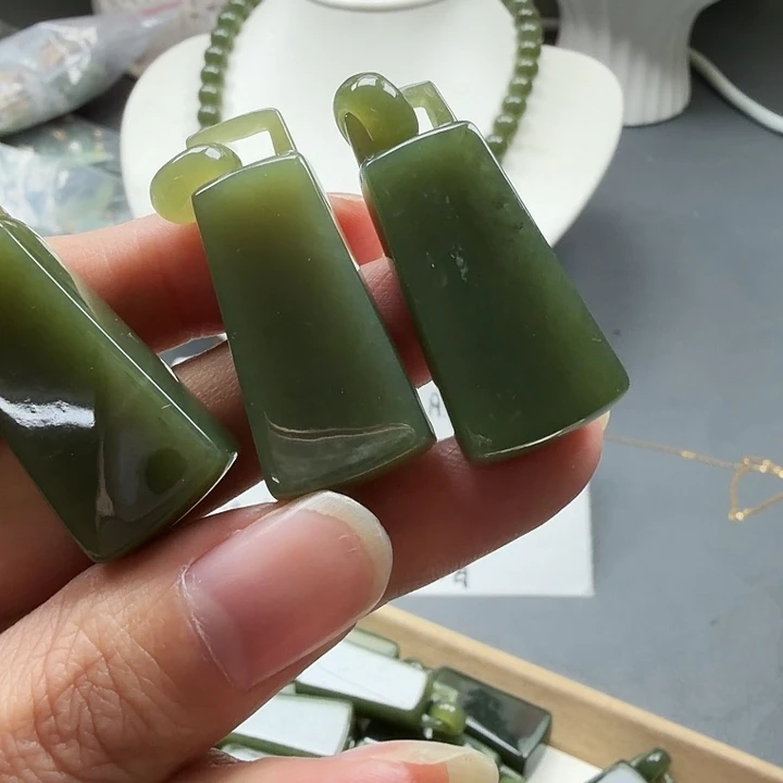 和田玉未镶嵌颈饰34