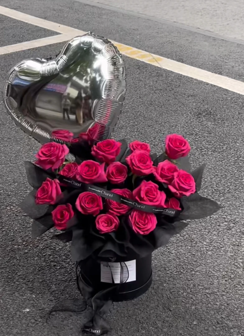 【弗洛伊德】19朵玫红色系玫瑰