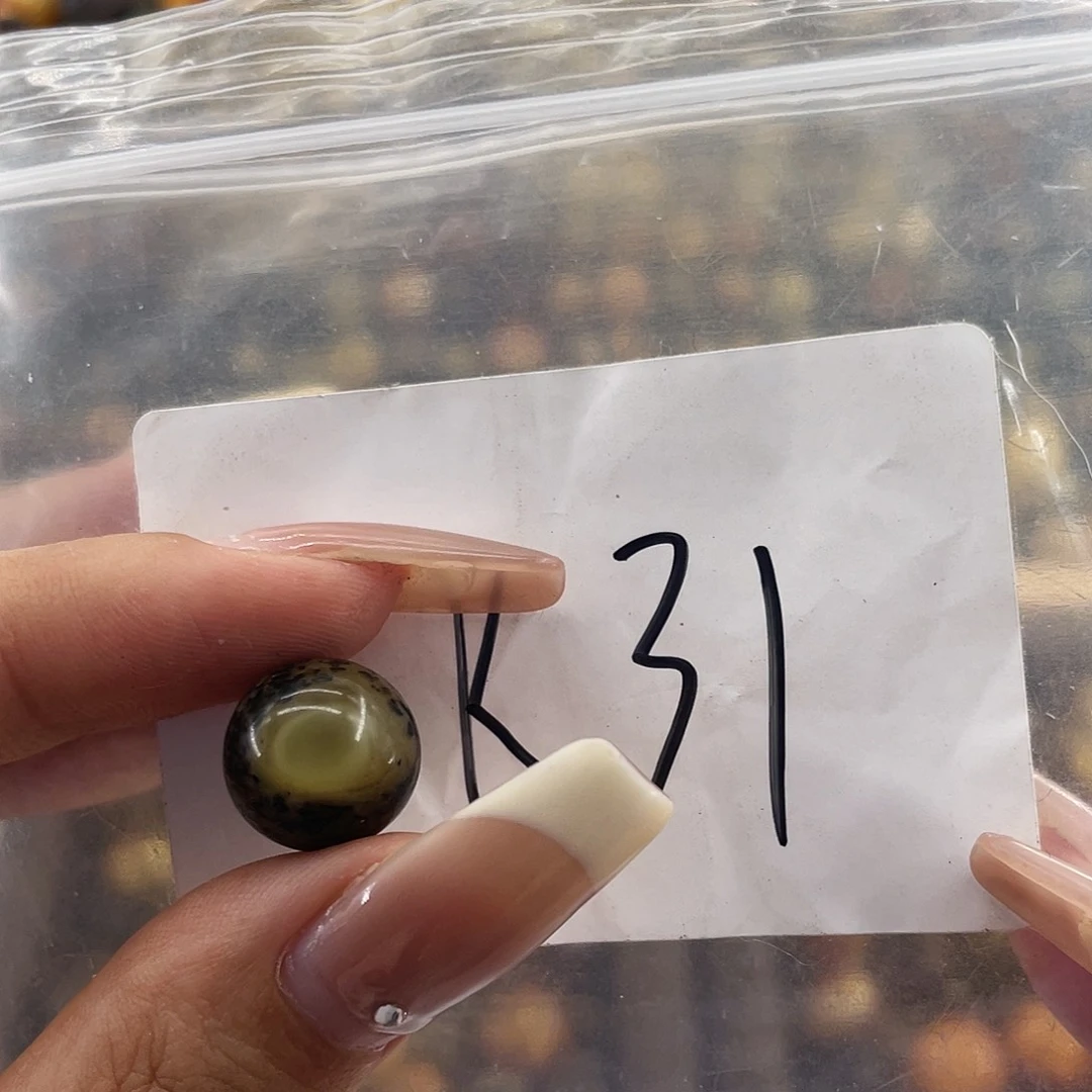 琥珀未镶嵌裸石12.6福利