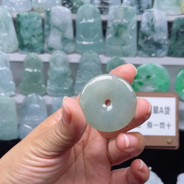 颈饰未镶嵌翡翠平安扣