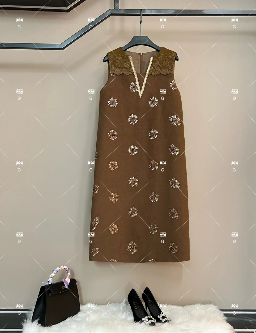 【玲】不褪色复古风显瘦默认款式连衣裙女装轻奢秋冬时尚 H-1527