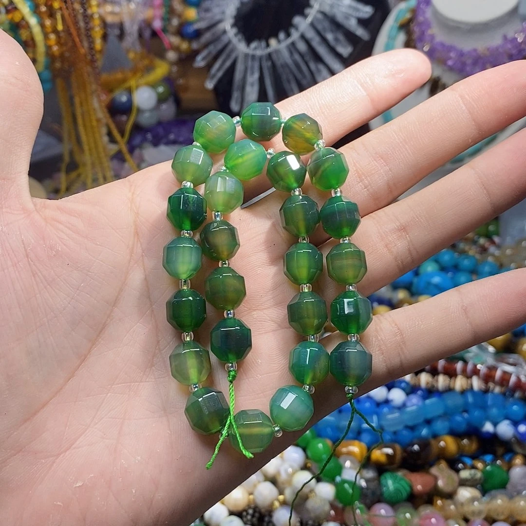 石英质玉未镶嵌，绿玛瑙切面路路通12mm，