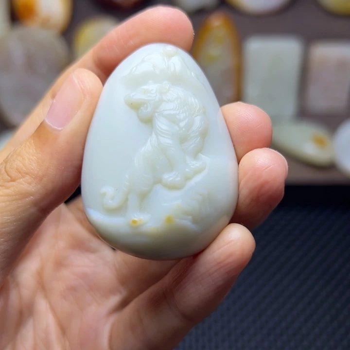 颈饰未镶嵌和田玉