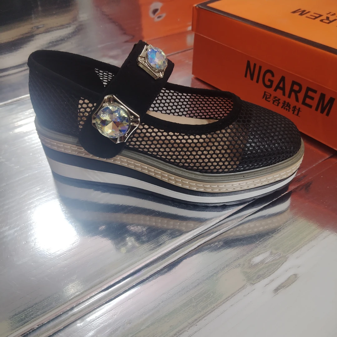 2025时尚新款网红鞋