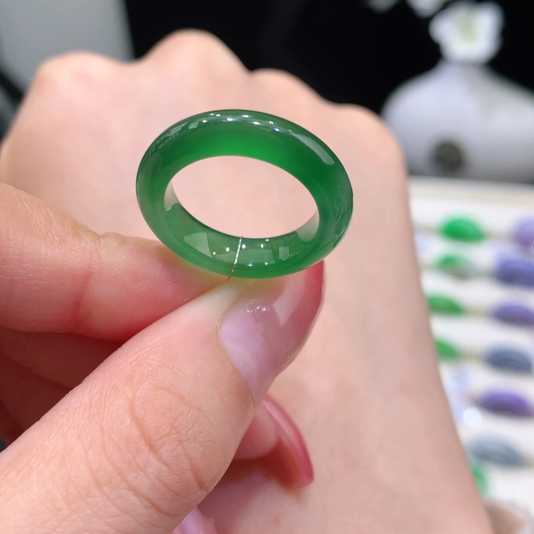 翡翠未镶嵌戒指翡翠