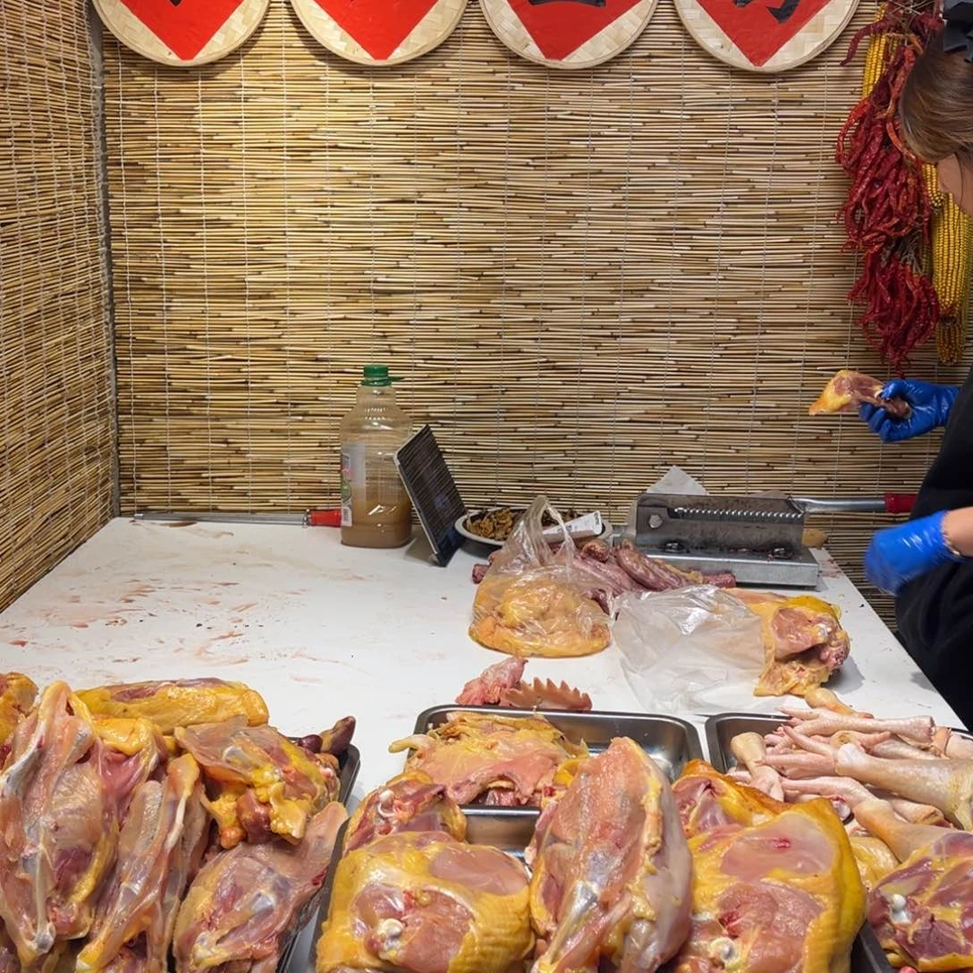 6中国大陆包装2个肉架 一半肉架 6.52斤