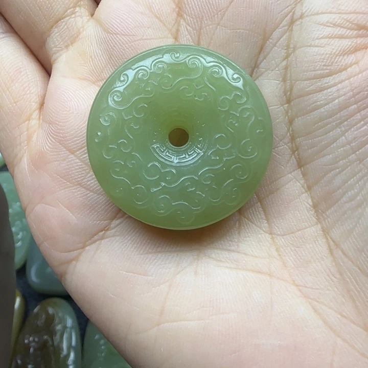 和田玉未镶嵌挂件