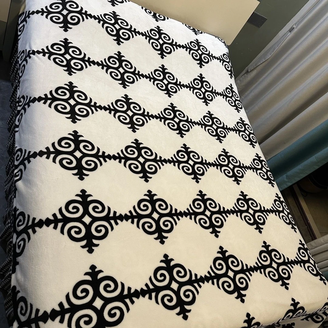 法兰绒oiu民族风毛毯毯子230×200cm，保暖性好