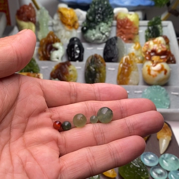 幽***主蛇纹石玉未镶嵌颈饰