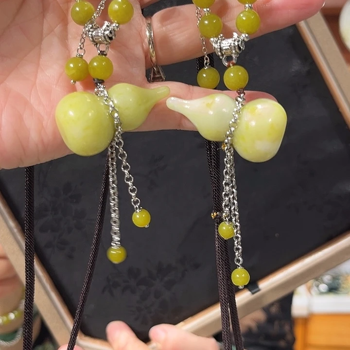 颈饰未镶嵌和田玉（糖玉）