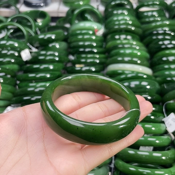 未镶嵌手镯和田玉（碧玉）