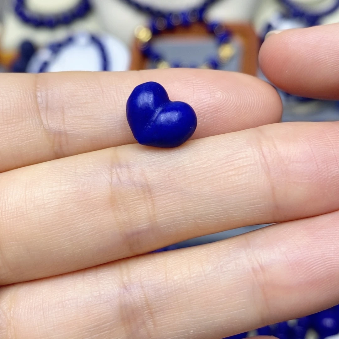 青金石未镶嵌颈饰