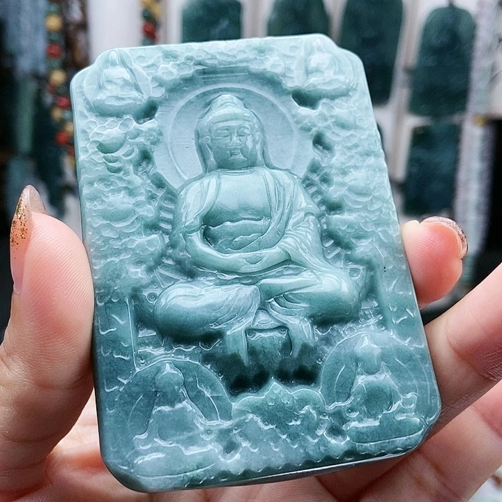 颈饰足铂镶嵌翡翠翡翠