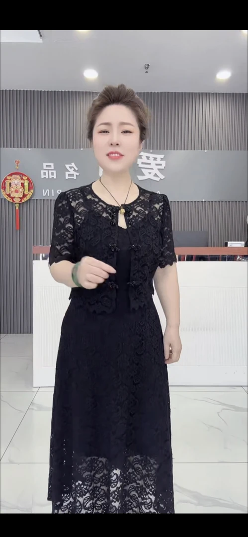 时尚减龄蕾丝1926镂空设计连衣裙夏季新款修身显瘦中长款