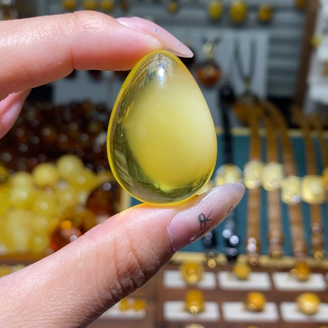 未镶嵌琥珀裸石成品