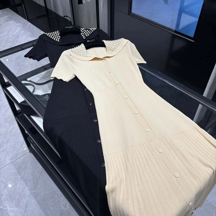 25年春夏新款女装 法式轻奢珍珠翻领单排扣修身长款针织裙-25039