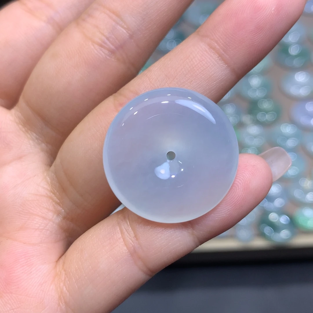 西***嘻翡翠未镶嵌颈饰平安扣