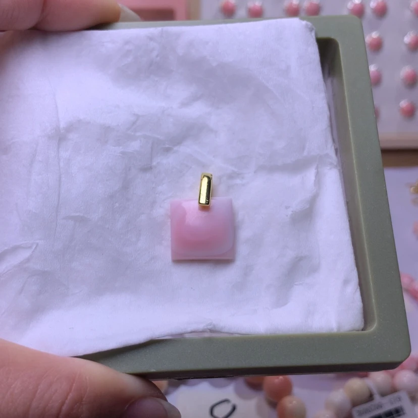 【闪购商品】查罗石颈饰合金福利