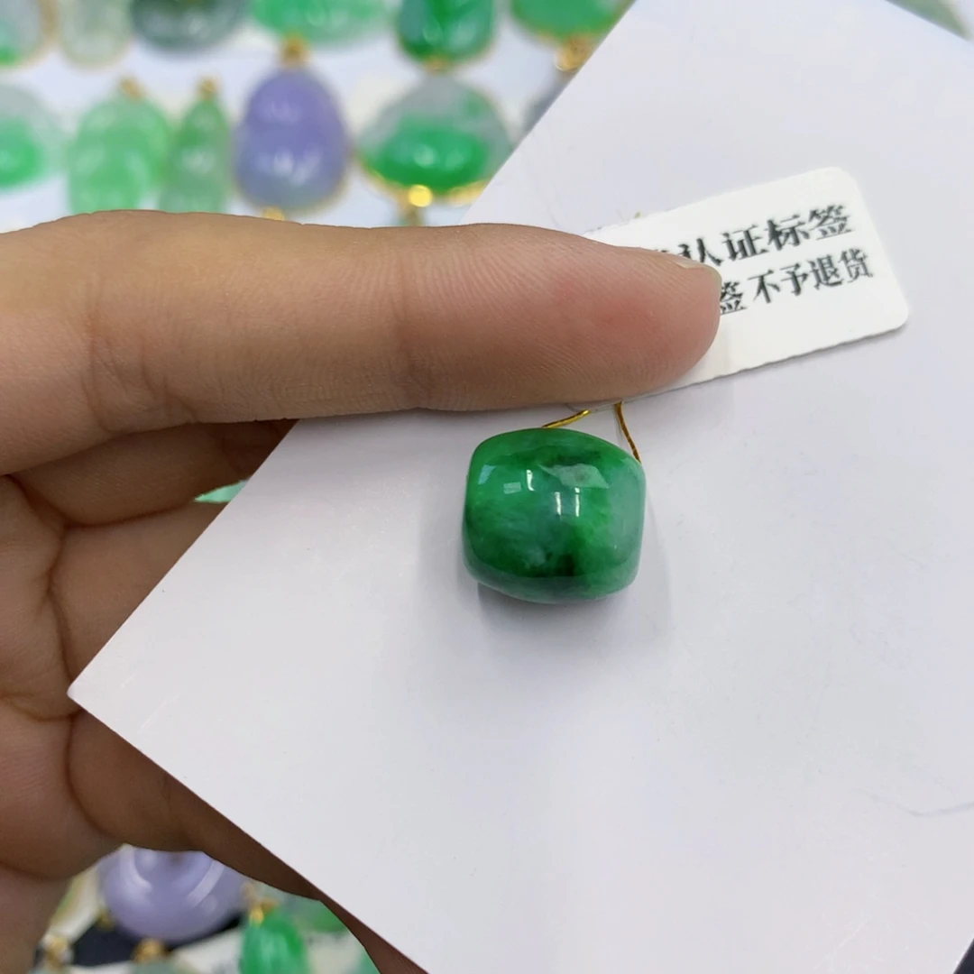 马***菜翡翠未镶嵌颈饰翡翠